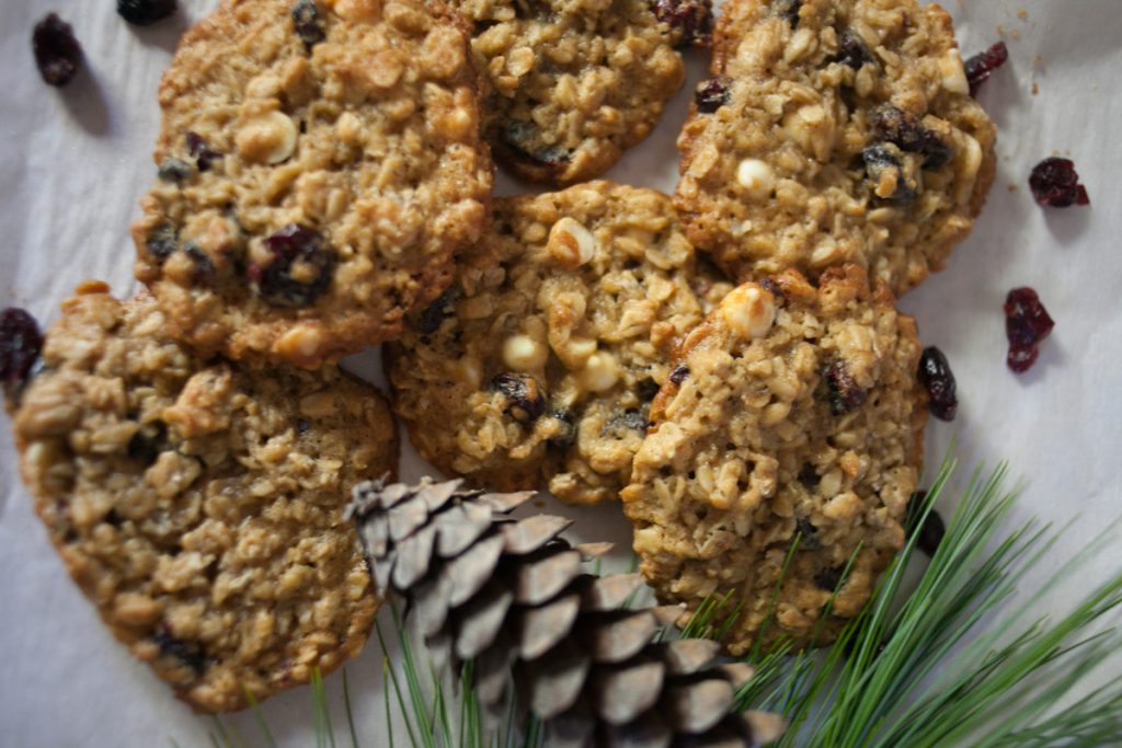 chewy oatmeal christmas cookies